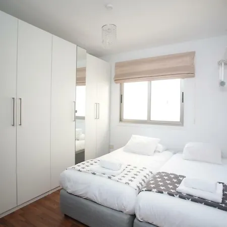 Luxury Two-bedroom Semeli Port View Lägenhet *